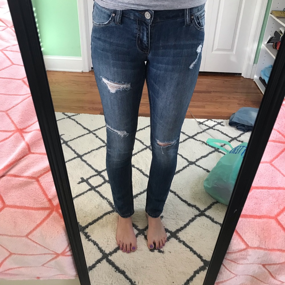 Tilly’s Ripped Jeans✨
